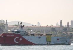 Oruç Reis Gemisi İstanbul Boğazı’nda