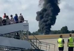 Londra’da yolcu uçağı düştü! Alev alev yandı