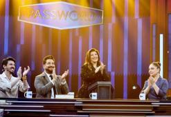 Password'de eğlenceli rekabet! Sibel Taşçıoğlu geceye damga vurdu