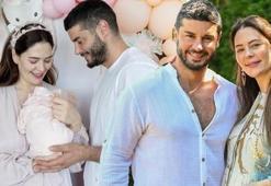 Berk Oktay ile Yıldız Çağrı Atiksoy tatilde bebeklerinin son halini paylaştı!