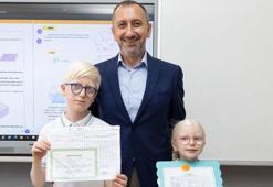 Az gören çocuklar engelleri aştı