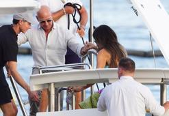 Jeff Bezos ve Lauren Sanchez çifti üç gün üç gece süren düğünün ardından gözlerden uzakta balayı yapıyor!