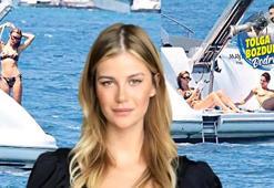 Oyuncu Aslı Turanlı kendini Bodrum'un serin sularına bıraktı