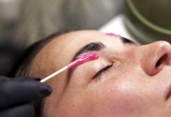 Güzellik salonlarındaki gizli tehlike! Uzmanlar uyardı: 'Steril olmayan aletlerden kaçının'