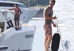 Ege'de Kıvanç Tatlıtuğ fırtınası! Özel yapım teknesiyle mavi tura çıktı