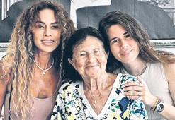 Toruna ilk makam ziyareti! 95 yaşındaki anneannesiyle yüzdü