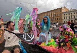 Kuralsız Sokaklar sıra dışı festivalde! Bu pazarda çuval çuval para var