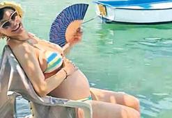 Göbek büyüdü bebek göründü! Beste Kökdemir ve eşi tatilde