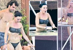 Hande Ataizi, sevgilisi ve oğlu ile tatilde