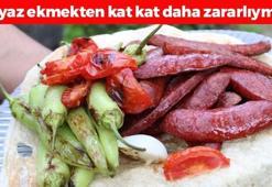 Ayıla bayıla yiyoruz ama beyaz ekmekten 10 kat daha zararlı! Şekeri aniden 300'lere fırlatıp damarları tıkıyor, bağırsakları mahvediyor!