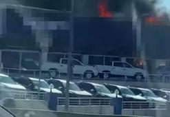 Pendik'te sıfır araç bayisinde yangın çıktı