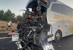 Bolu’da feci kaza! Yolcu otobüsü kamyona çarptı