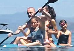 Berkay Şahin ve Özlem Ada Şahin çocuklarıyla birlikte sörf yaptı