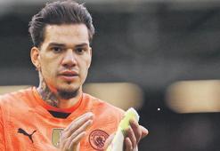 Aslan Ederson köprüyü attı!