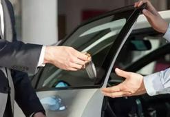 Arabasını sıfır aldı, lekeler çıkınca bayiden aldığı cevapla şoke oldu!