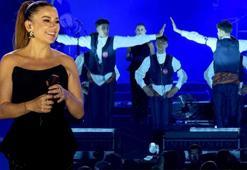 Merve Özbey memleketinde konser verdi! 'Nadir heyecanlandığım yerlerden'