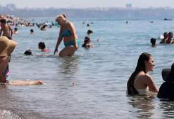 Antalya'da denize girenlerde kaşıntı ve yanma şikayetleri arttı