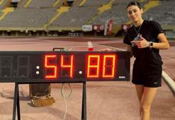 Özel milli sporcu Aysel Önder 400 metre finalinde dünya rekoru kırdı