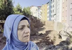 70 ev boşaltıldı, yollar çatladı: 'Kazıdan sonra heyelan başladı'