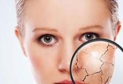 53 yaşında 30 gibi görünüyor! Sıfır estetikli rutini buymuş