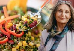 Uzun yaşamın sırrı bu besindeymiş! Etkileri araştırmalarla kanıtlandı: Haşlayıp kaşık kaşık yiyince tansiyon, şeker, romatizma hepsini engelliyor!