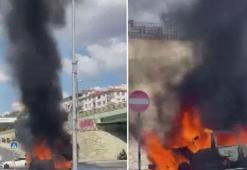 Üsküdar'da minibüs yangını! Ekiplerin müdahalesi sürüyor