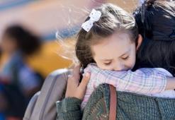 Okula başlayan çocuklarda ayrılık kaygısı uyum sürecini etkileyebilir!