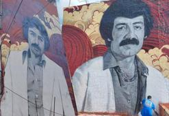 Ferdi Tayfur ve Müslüm Gürses büyüdükleri mahalleye çizildi! 'Ölümsüz bir eser'