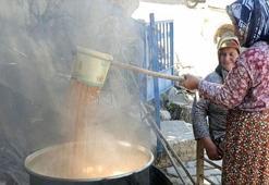 Selendi'de kazanda fokur fokur kaynatılarak hazırlanıyor! Demir depolarını zirveye taşıyıp kemikleri betona çeviriyor! En doğal öksürük şurubu