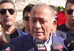 Tekin!den anıta çelenk