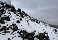 Yaz bitti, yükseklerde kar yağışı etkili oldu