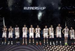 THY pilotundan A Millilere anons sürprizi: Umut ve gurur yaşattınız