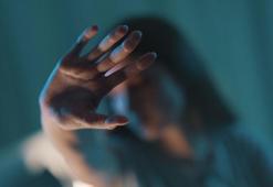 Apartman boşluğunda genç kıza korkunç taciz: Sapık komşu için istenilen ceza belli oldu!