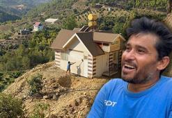 Yıkım kararı verilen evini iş makinesiyle taşıdı: ‘Fatih Sultan Mehmet’ten ilham aldım’