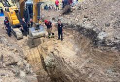 Manisa'da su kuyusu açarken toprak kayması: Çiftçiler göçük altında kaldı