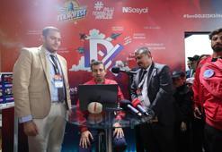 Selçuk Bayraktar'dan Demirören Medya'ya teşekkür! 'Her Dilden Teknofest' uygulamasını deneyimledi