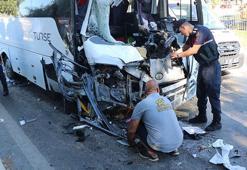 Antalya'da iki midibüs çarpıştı: Çok sayıda yaralı var