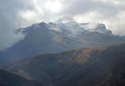 Yüksek Dağların Arkasında: Coğrafyanın Yükselen Zirvelerine Yolculuk