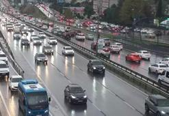 Yağmur İstanbul trafiğini kilitledi