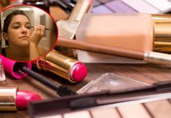 Akşam dışarı yaparken makyaj yaptı, sabahına kör oldu! Makyaj malzemelerindeki gizli tehlikeye karşı uzman isim uyardı: Sebebi 3 harfli kodda...