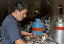 65 yaşında mesleğe meydan okuyor! Bu işi yapan kimse kalmadı