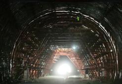 Ankara-İzmir hızlı tren hattında büyük adım: Köroğlu Tüneli'nde ışık göründü!