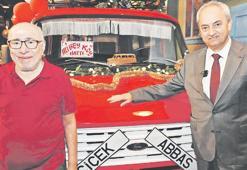 Çiçek Abbas 43 yıl sonra o minibüste! 'Acemiliğimi bu arabada yendim'