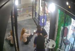 İş yerinde cam kapı kazası: Şaşkınlık yerini kahkahaya bıraktı