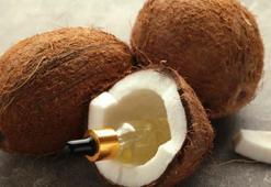 Hindistan cevizi yağının faydasını 10 kat artıran tüyo! 1 kapsül yetiyor: Kırışıkları ve ince çizgileri ütü gibi düzleştirip lekeleri silgi gibi siliyor!