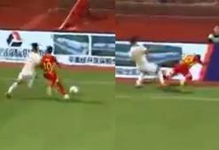 Asamoah'ın boynunu kırdı