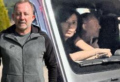 Sergen Yalçın gecelerde! Kadınlar üst üste oturdu