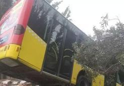 Üsküdar’da kontrolden çıkan halk otobüsü kaza yaptı!