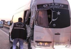 Kamyon emniyet şeridinde bekleyen işçi servisine çarptı: 1 ölü