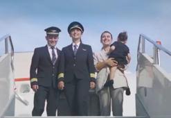 Meme kanserini yenen Pilot, hayalini gerçekleştiren hemşireyle aynı kokpitte